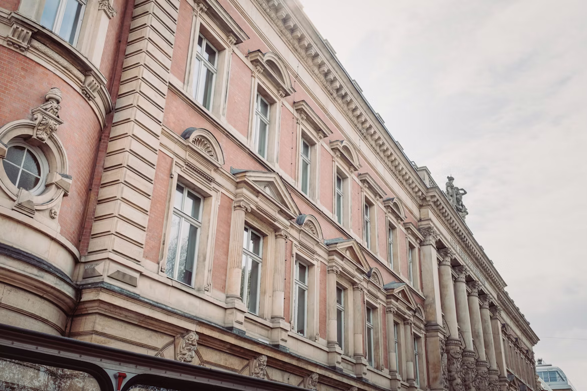 Alles, was Mieter & Vermieter über das Mietrecht in Hamburg wissen müssen: Mietvertrag ✓ Mietminderung ✓ Nebenkosten ✓ Kündigungsschutz ✓ Jetzt informieren!