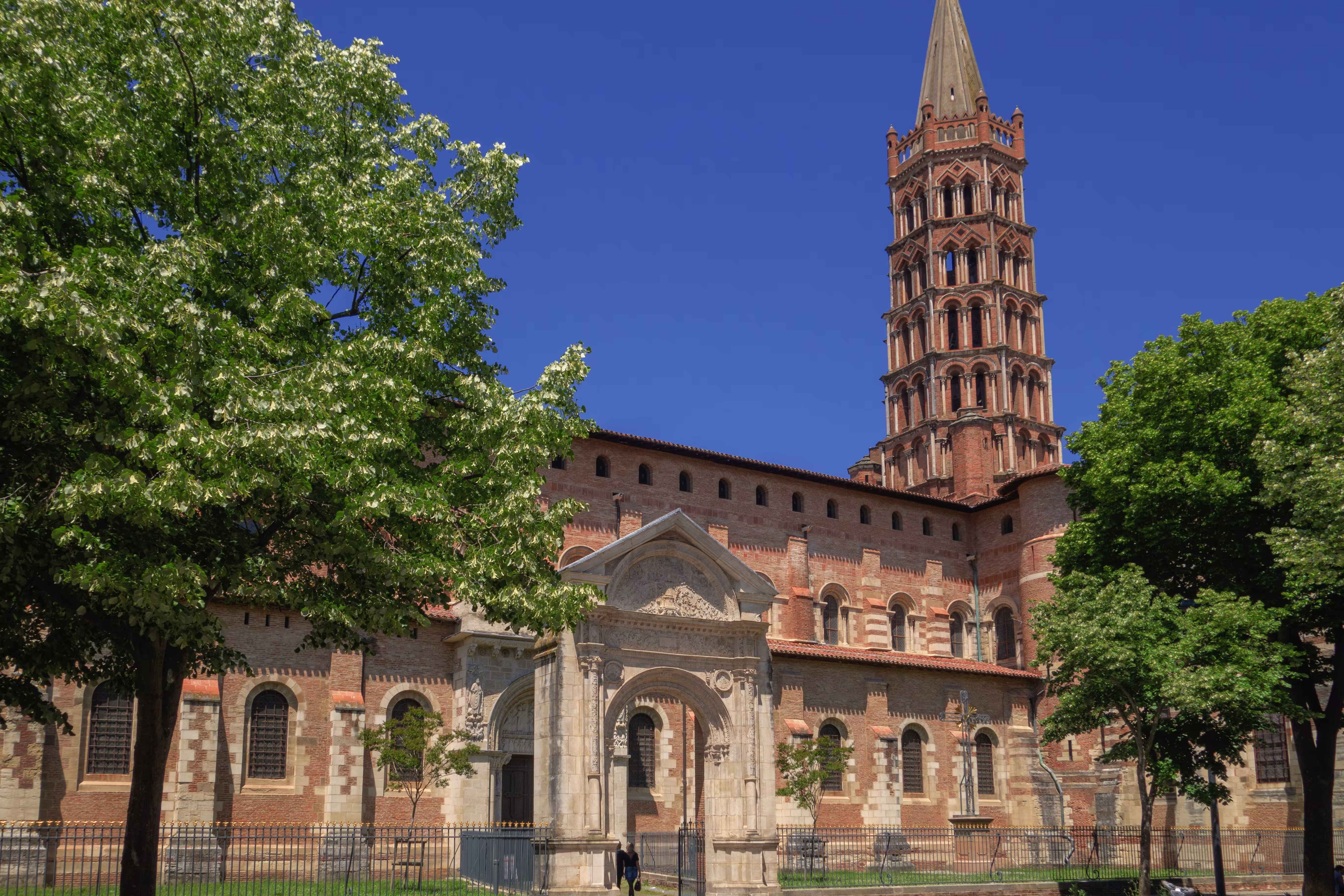 Toulouse gagne 10 000 habitants par an. Découvrez comment cet afflux démographique transforme la gestion des copropriétés.