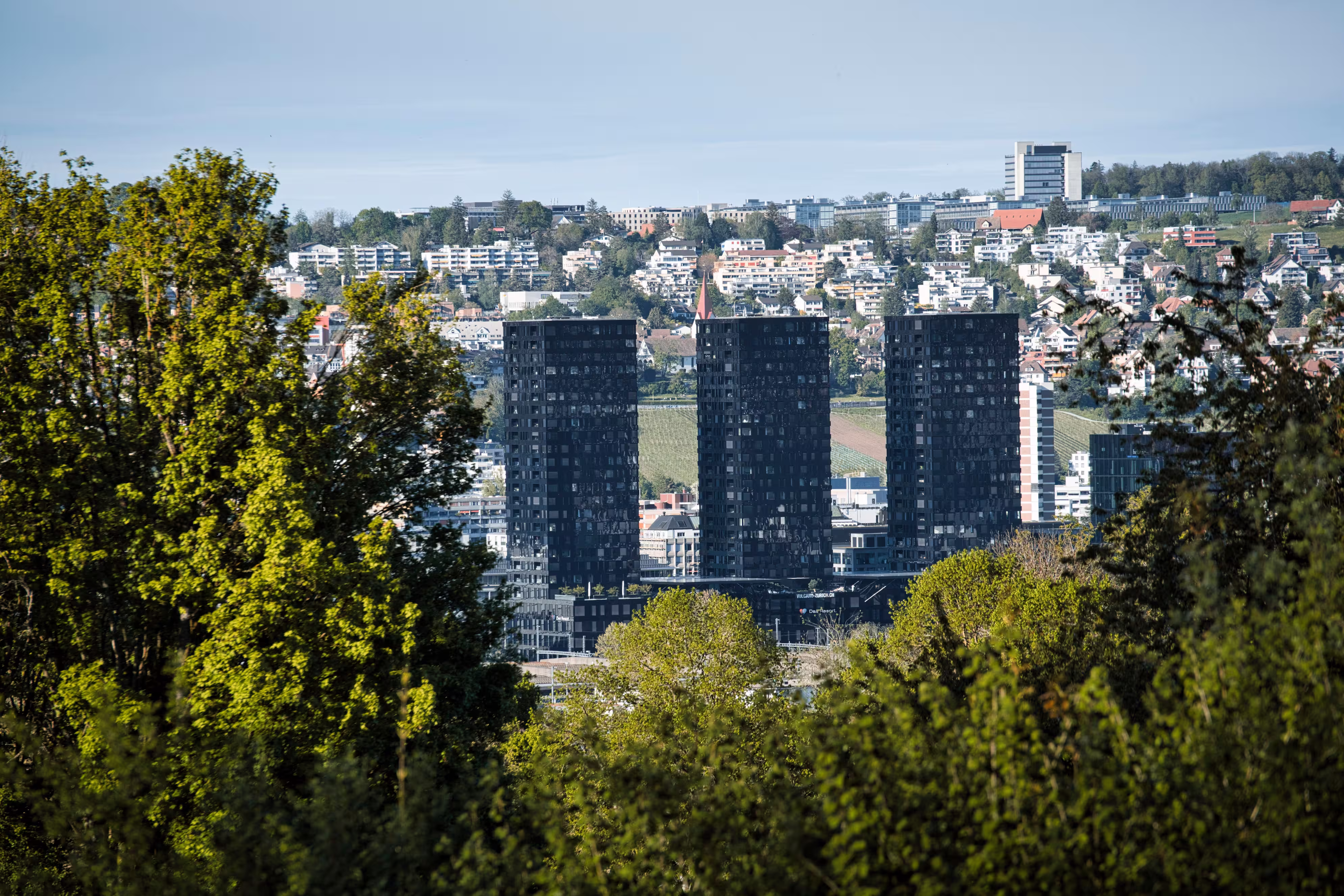 Förderprogramme für Sanierung in Stuttgart 2026: KfW, BAFA und städtisches ESP – alle Zuschüsse und Kredite für energetische Sanierungen kompakt erklärt.
