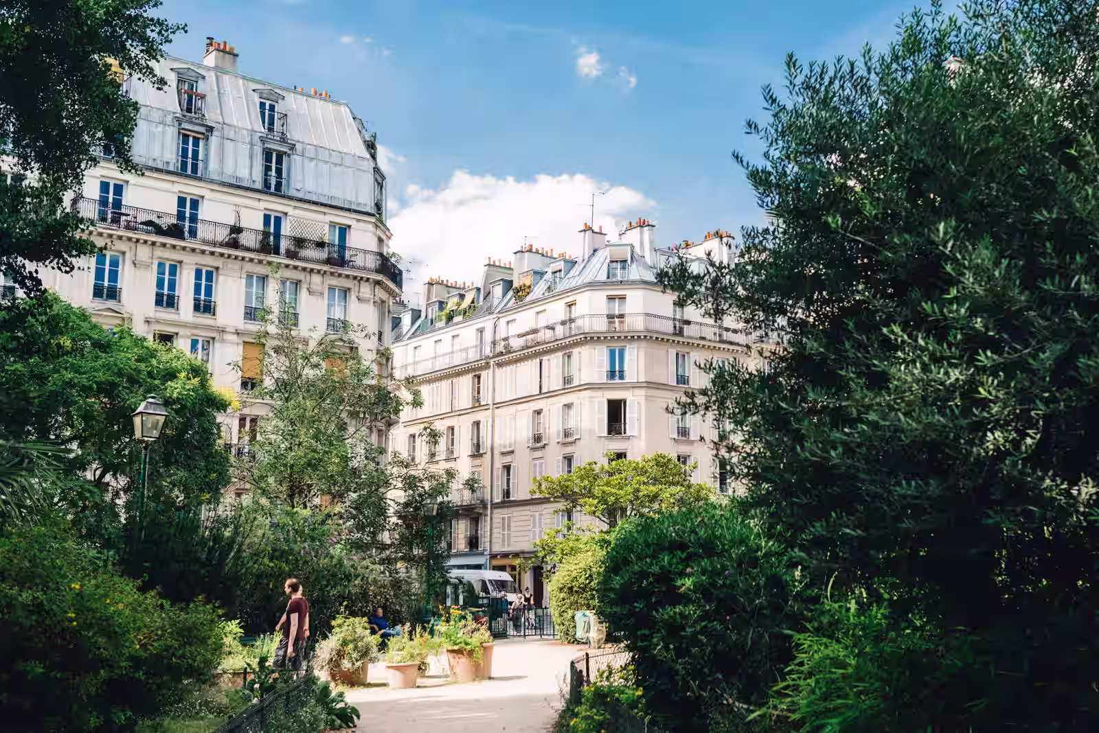 Syndic 11ème arrondissement Paris : Gestion efficace et professionnelle pour vos propriétés, avec un coût moyen de 1500 euros par an.