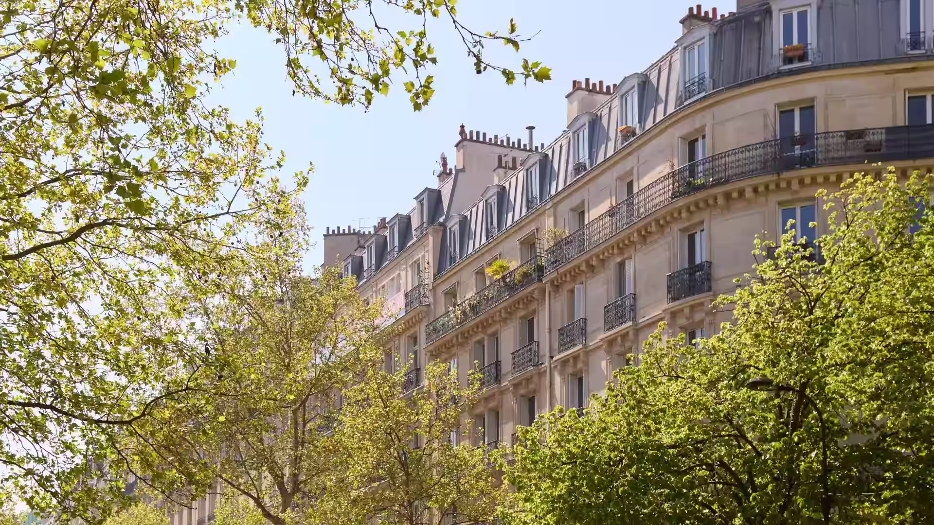 Syndic à Paris 17ème : Tarifs transparents, accompagnement local et outils clairs pour une gestion de copropriété plus sereine et efficace.