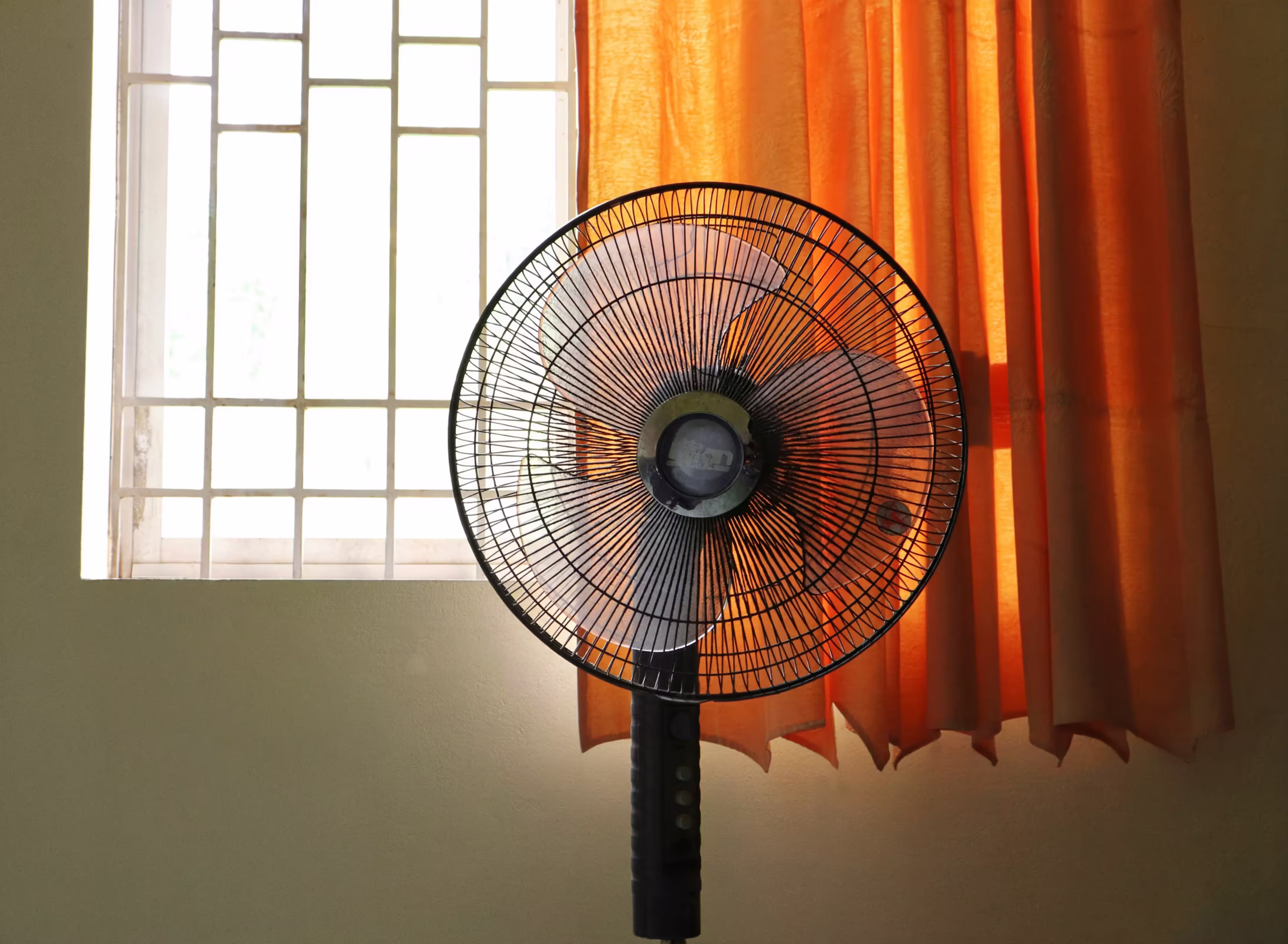 Vote en AG, TVA, aides, bruit, recours : voici tout ce que la canicule historique de 2026 a vraiment changé pour installer une climatisation en copropriété.