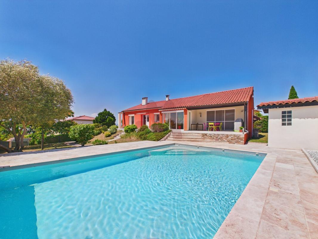 Maison 160m2 avec sous sol, calme, vue et piscine