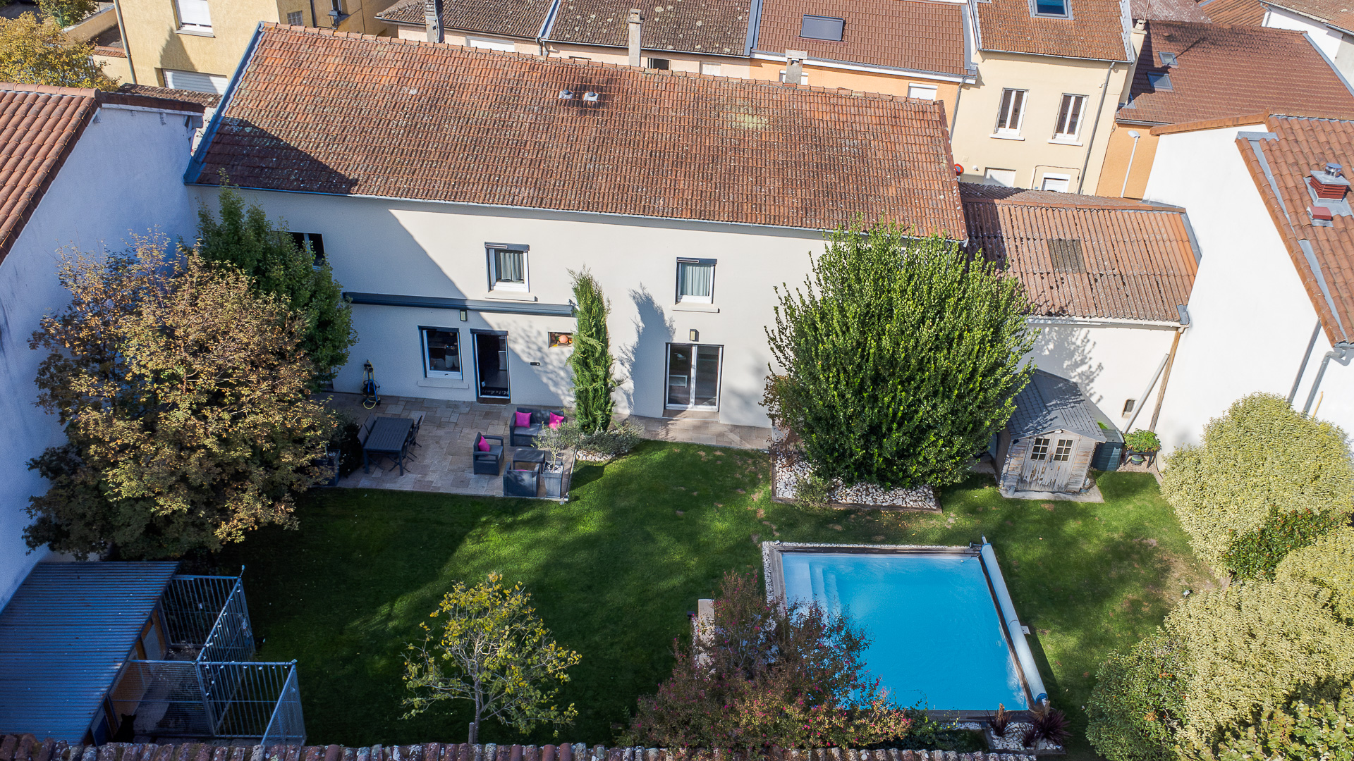 Maison de ville familiale de 170 m² avec jardin et piscine !