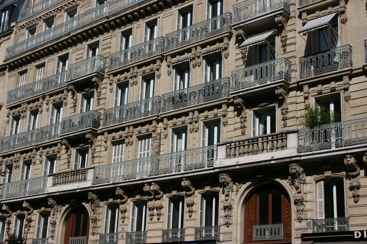 Taxe foncière 2026 : 15 octobre en paiement classique, 20 octobre en ligne. Ce que paie un copropriétaire et comment éviter la majoration de 10 %.