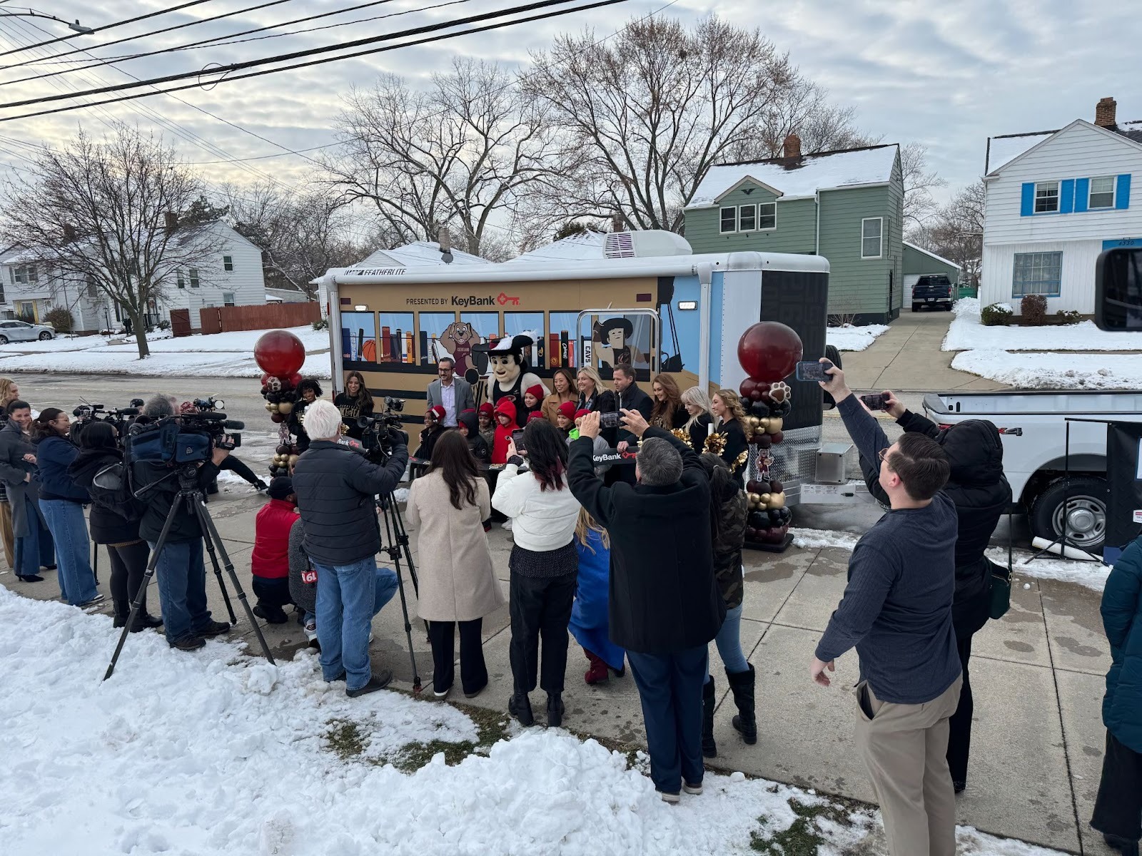 The Cavalier’s Book Bus, a partnership of the Cavaliers Basketball Team, KeyBank and Cleveland Kids’ Book Bank, rolled out this week to its first stop!