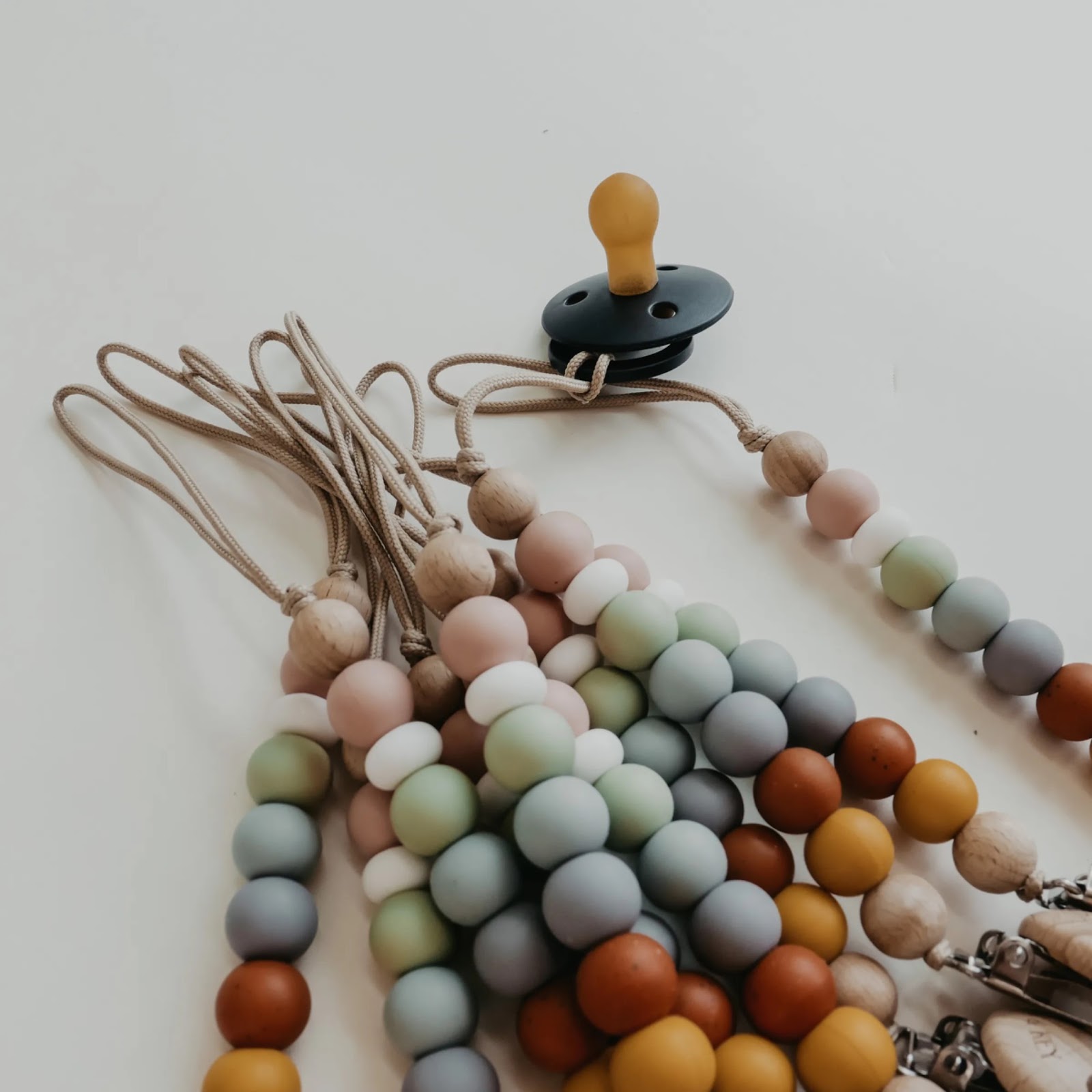Pacifier clip