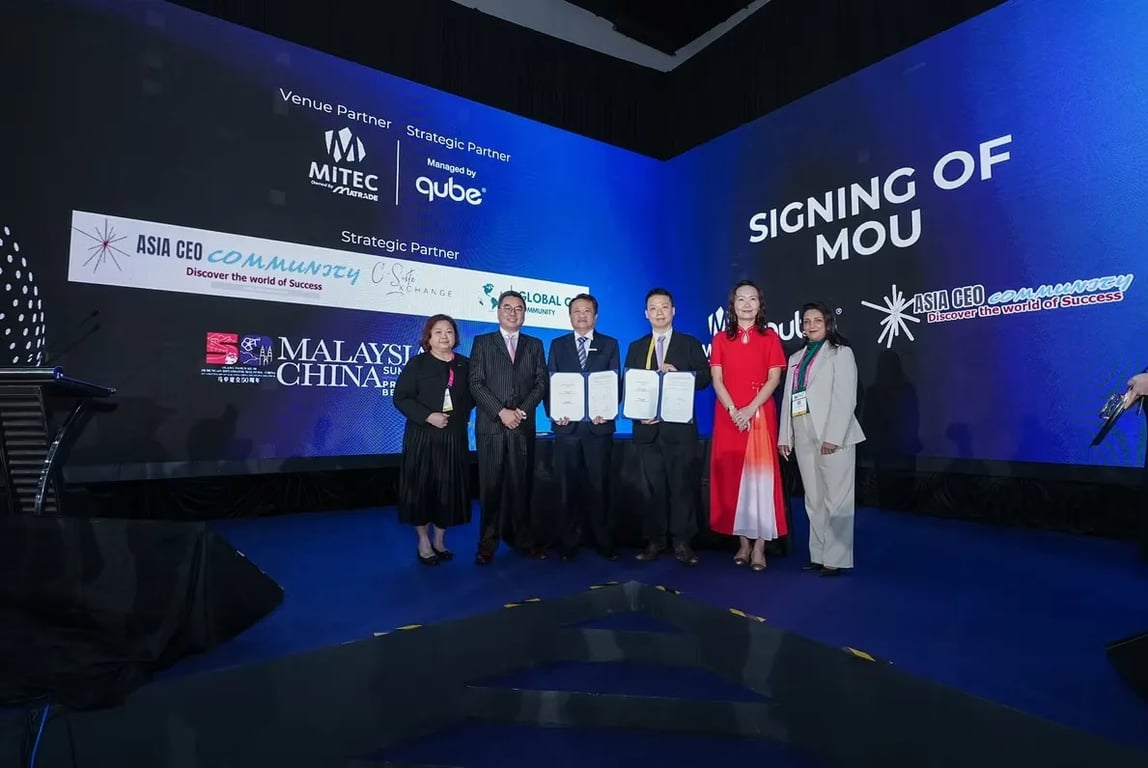 Second from left: Peter Ho, Vice Chairman of Asia CEO Community, Richard Teo, Director of MITEC, Gary Lam, Founder and Global President of Asia CEO Community, Dato' Vimmy Yap, Malaysia Chapter President of Asia CEO Community, Mala Dorasamy, CEO of MITEC
