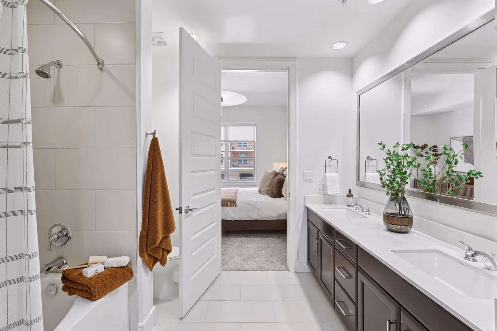 2 Bedroom Model Main Bathroom at The William Apartments Tanglewood in Houston, TX