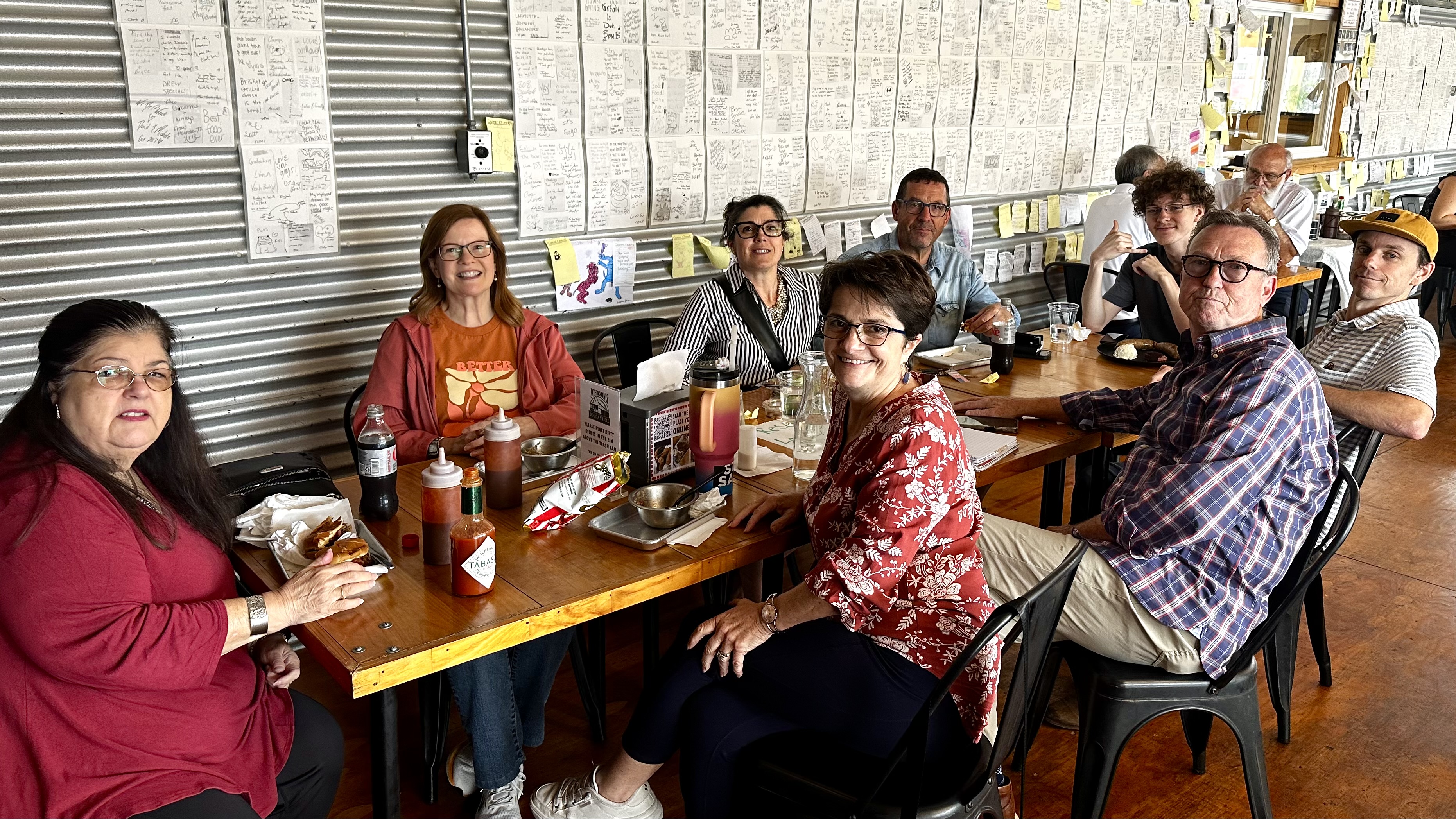 table sauvage 16.9.jpg