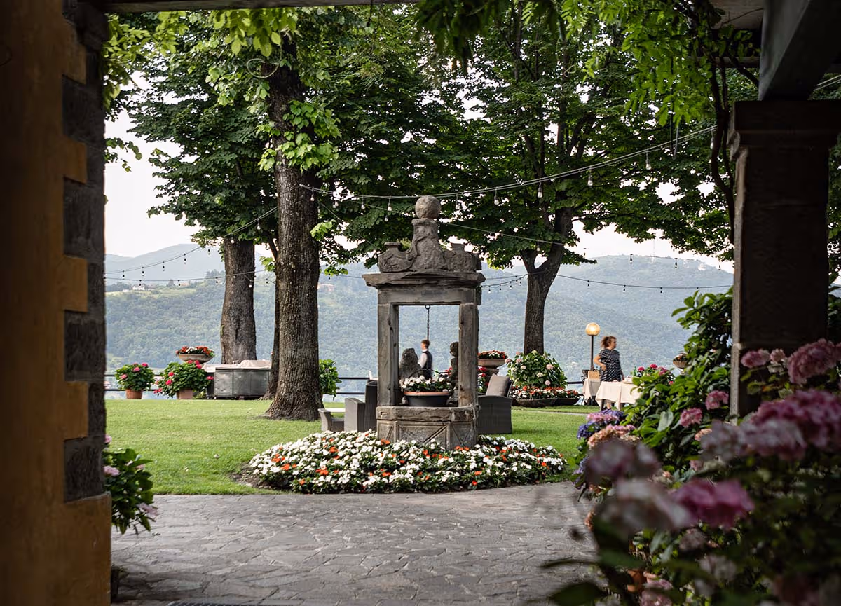 Scorcio del giardino del ristorante Il Pianone