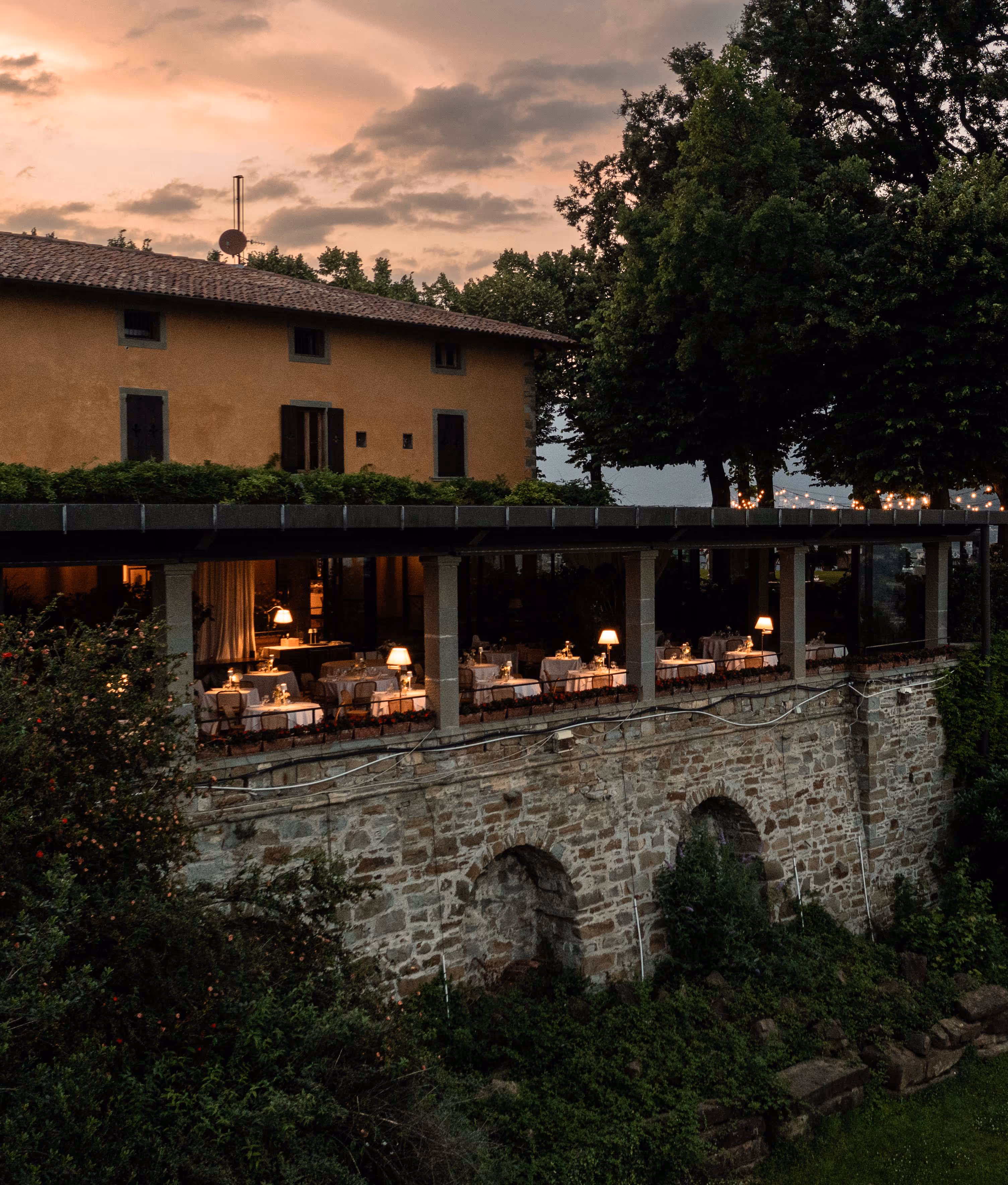 Vista aerea al tramonto del ristorante Il Pianone