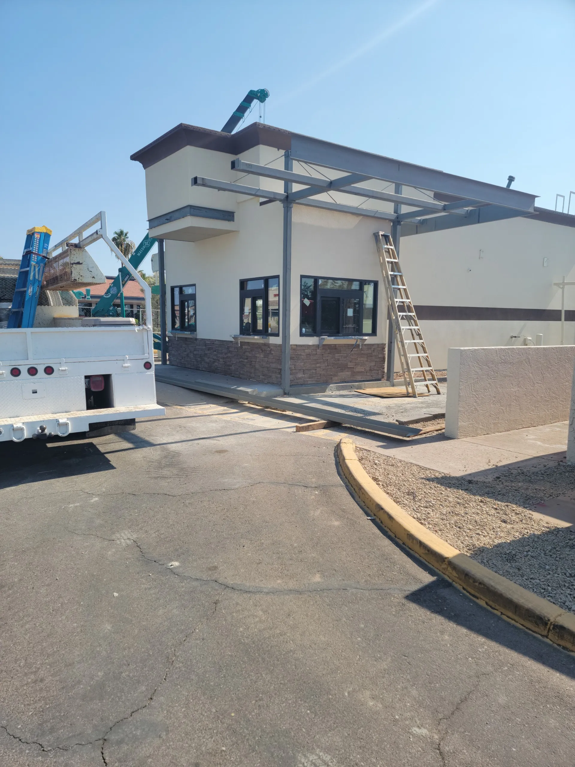 Picture of the outside of Federico's.