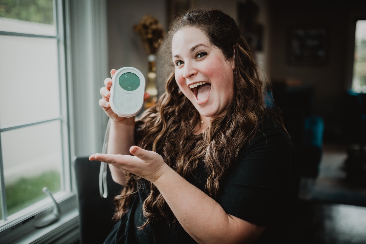 Tamari Jacob holding a timer
