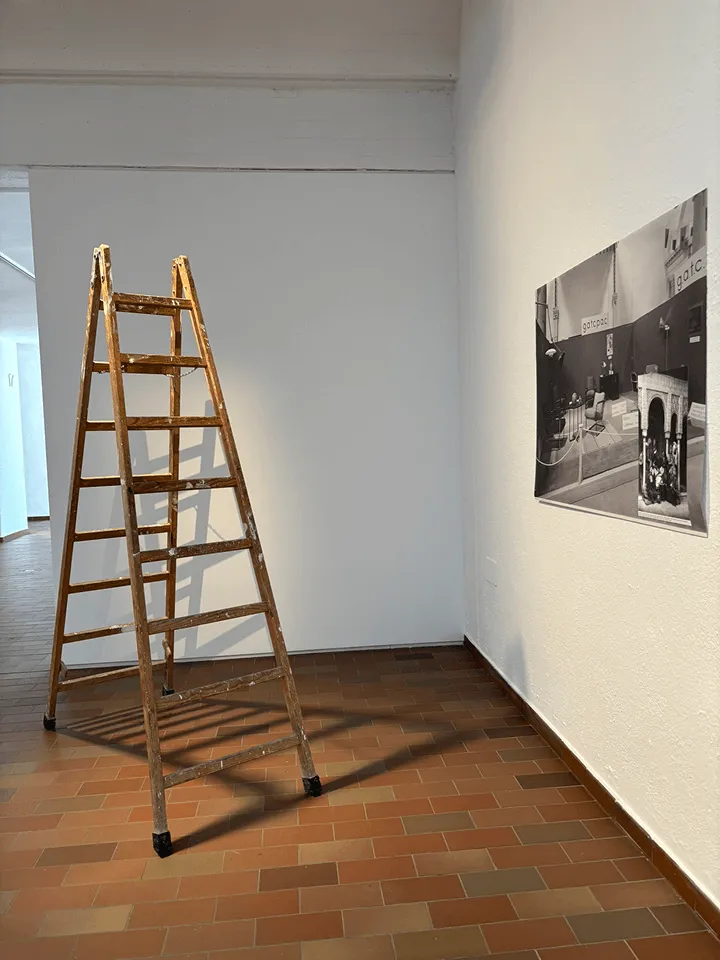 CirCurate 提供展覽規劃與合作、藝文與教育活動設計,以及社區共創參與等服務,致力於讓藝術走入日常、與人產生連結。CirCurate offers services like exhibition planning and collaborations, designing arts, education activities, and facilitating community co-creation. We're dedicated to helping art become a part of everyday life and truly connect with people.