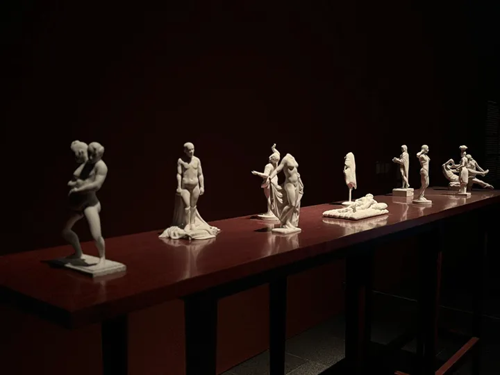 CirCurate 提供展覽規劃與合作、藝文與教育活動設計,以及社區共創參與等服務,致力於讓藝術走入日常、與人產生連結。CirCurate offers services like exhibition planning and collaborations, designing arts, education activities, and facilitating community co-creation. We're dedicated to helping art become a part of everyday life and truly connect with people.