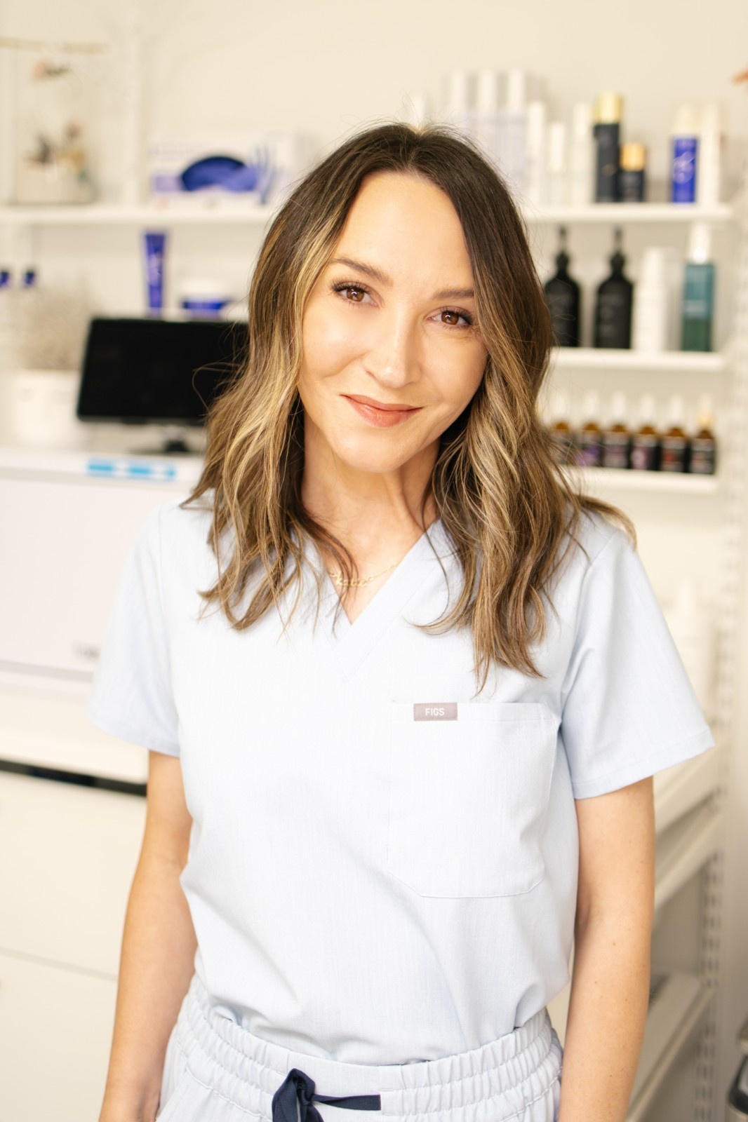 Non-invasive body contouring treatment in Gahanna, OH, targeting abdominal fat and muscle definition at Beyond Skin Aesthetics