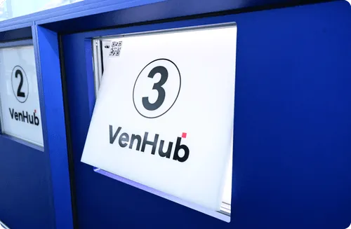 VenHub Smart Lockers provide a reliable solution for secure and contactless deliveries. Designed for convenience, they ensure your packages are always protected and accessible whenever you need them.