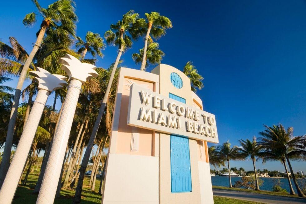 Miami Beach, FL cabinet painting and refinishing service area