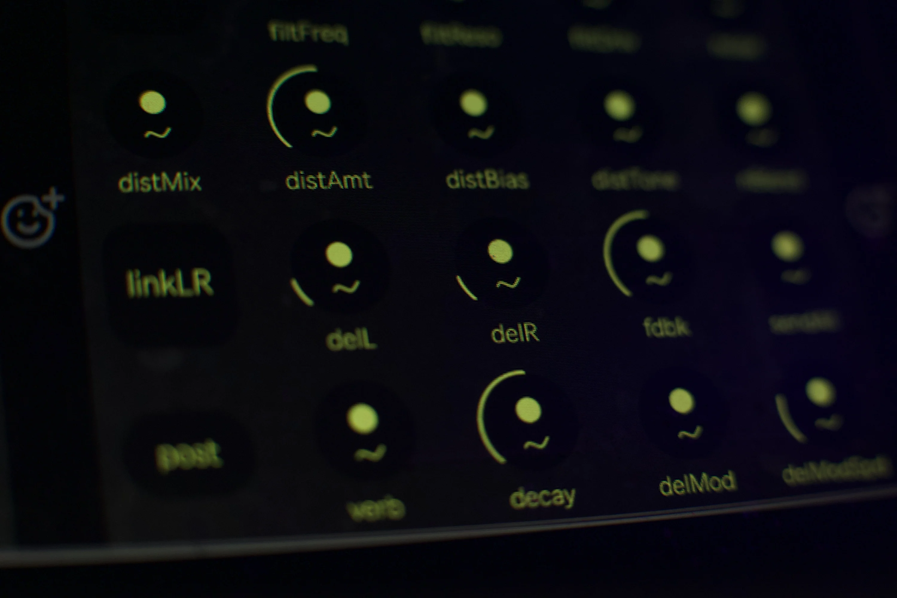 disortion and time based effects from DRUMseq's FX chain. knobs for the bias, tone, ping-pong delay, feedback, reverb and modulation