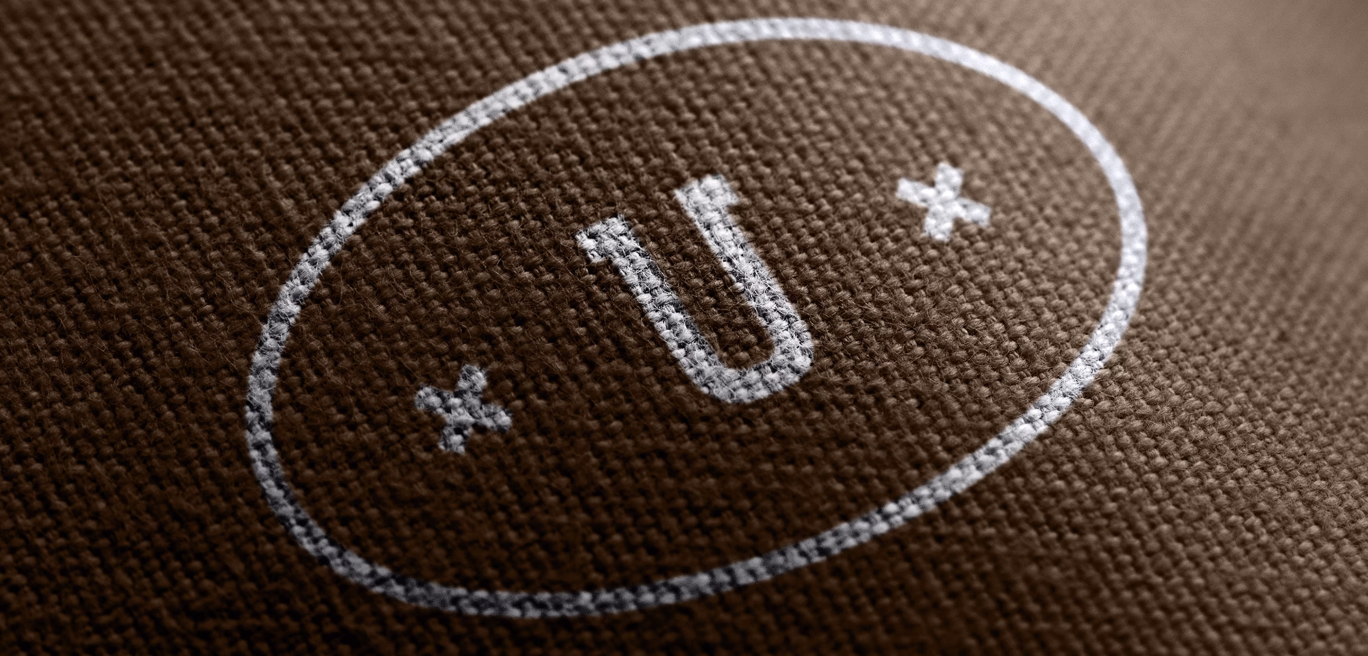 Diseño de logotipo sobre tela