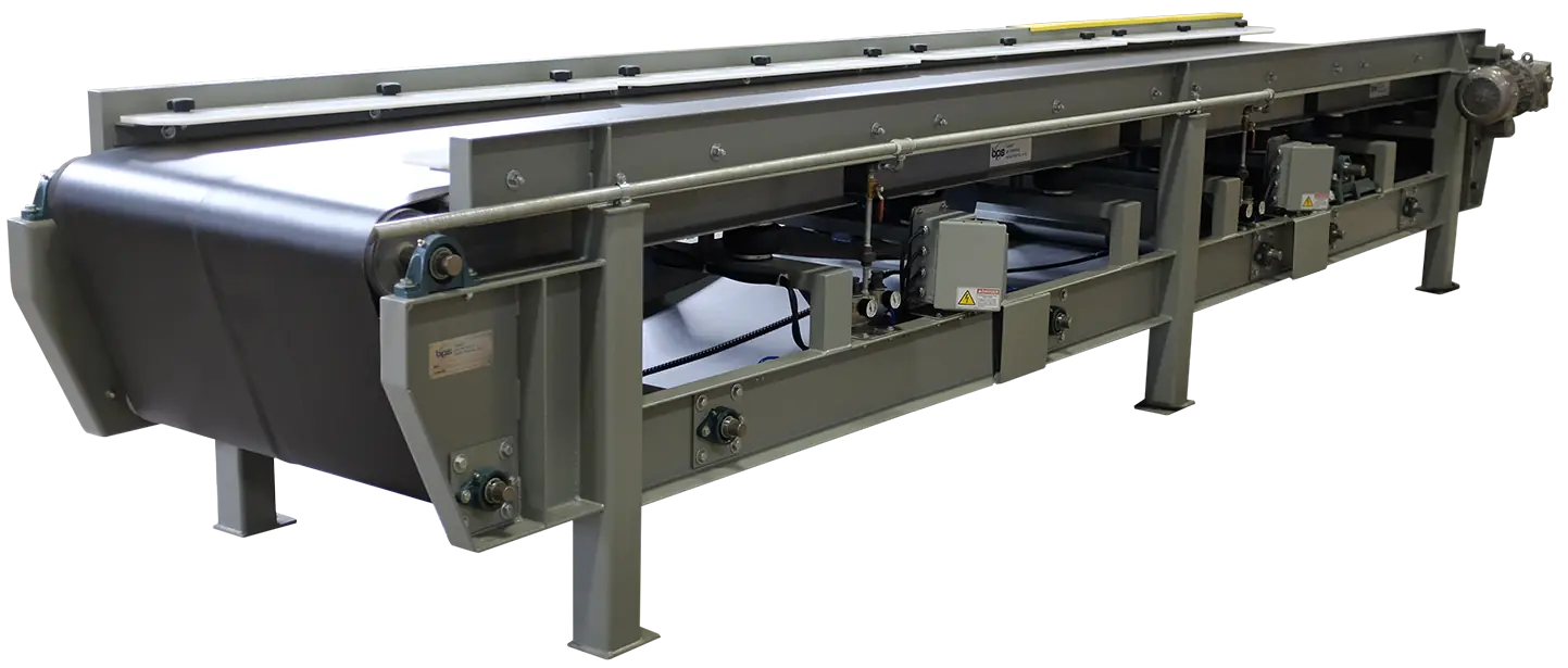 Front loaded vibratory belt conveyor with durable gray frame and integrated belt system