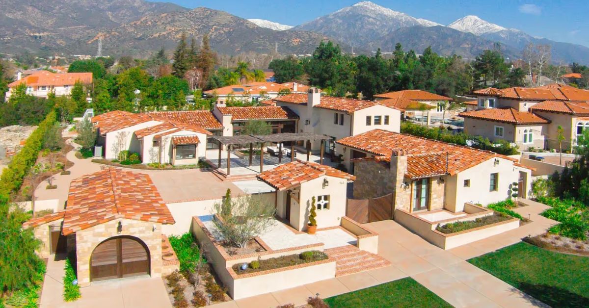 How to Choose a Home Builder According to the Experts