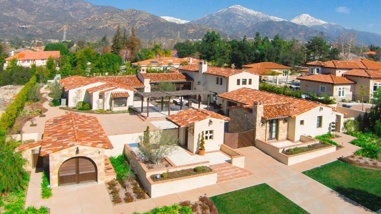 How to Choose a Home Builder According to the Experts