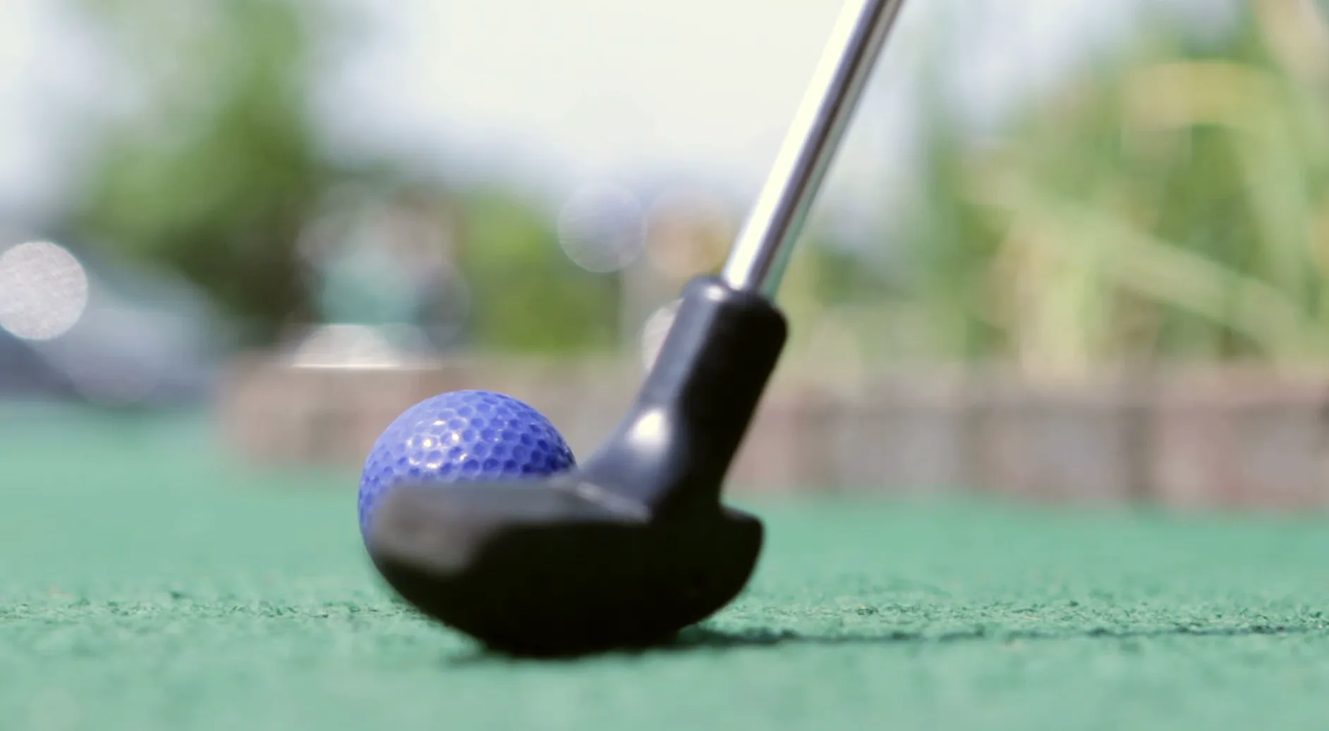 Mini-golf intérieur & Jeux de fléchettes