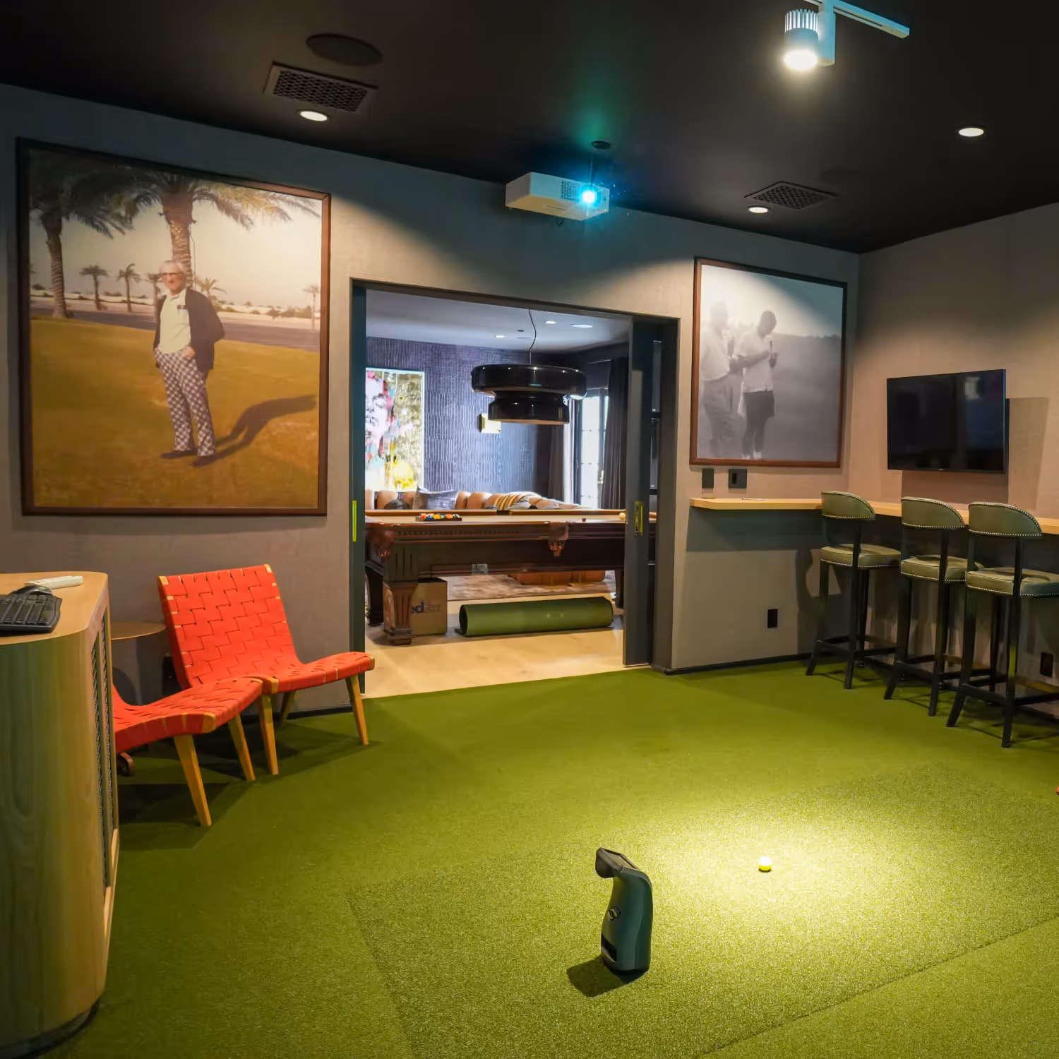 Example of a classic interior feel of a showroom.