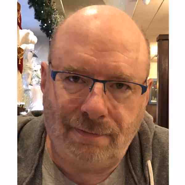 Professional headshot photo of Rob Raisch, Chief Architect at SimpliSafe and Internet pioneer