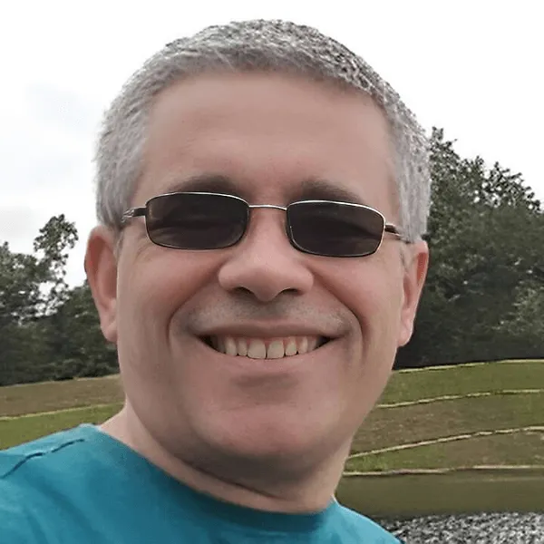 Professional headshot photo of Paulo Renato, Software Engineer and Developer Advocate for Mobile API Security