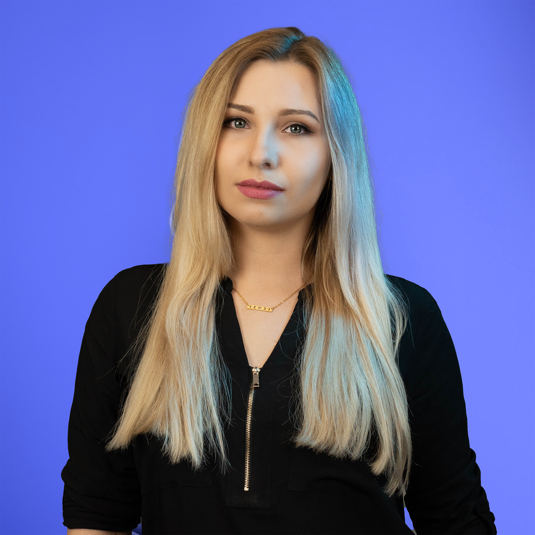 Zdjęcie przedstawia Paulę Pużuk-Białowieżec, Digital & UX/UI Designerki