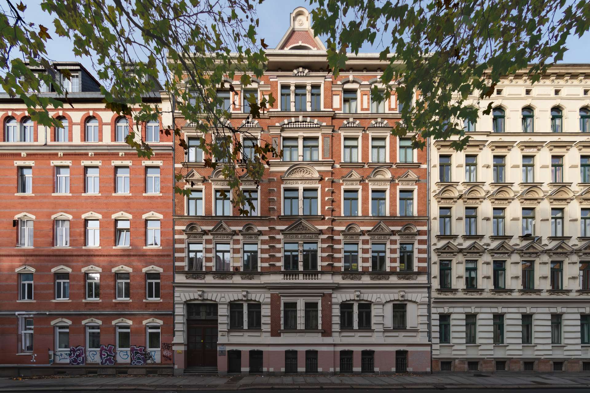 Haus mit Fahrstuhl Gebäudeansicht