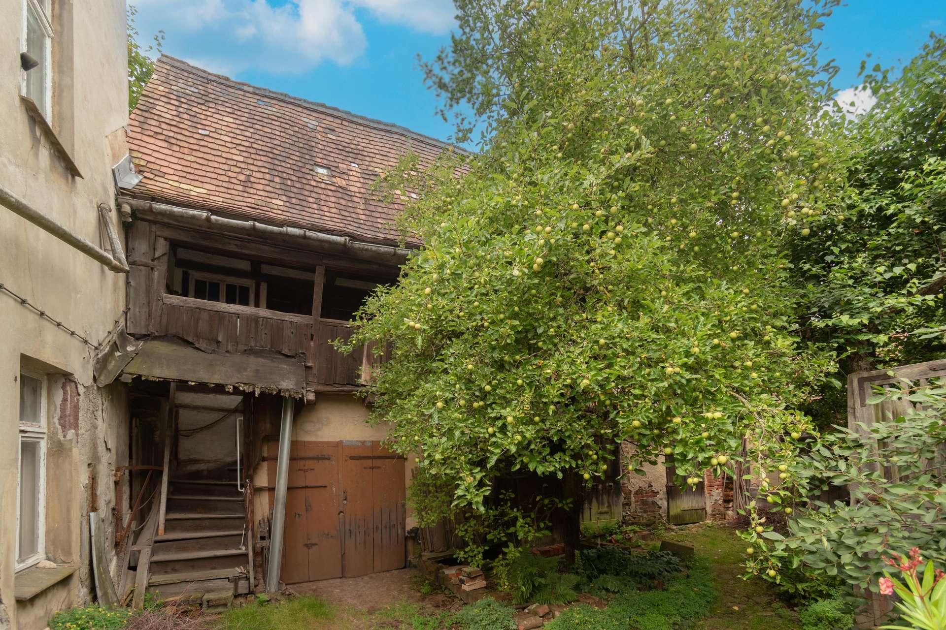 Fachwerk-Nebengebäude