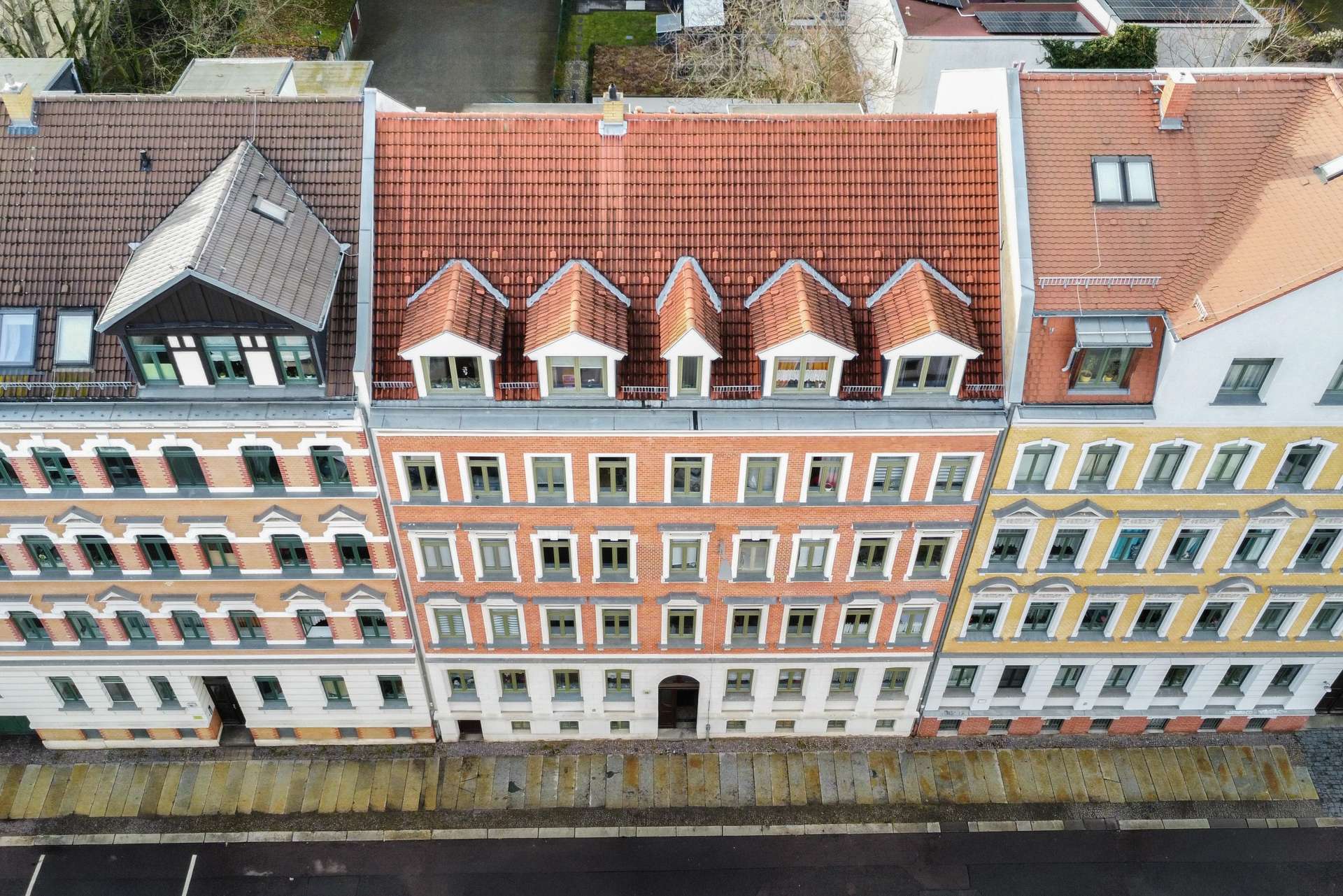 Haus mit Fahrstuhl Gebäudeansicht