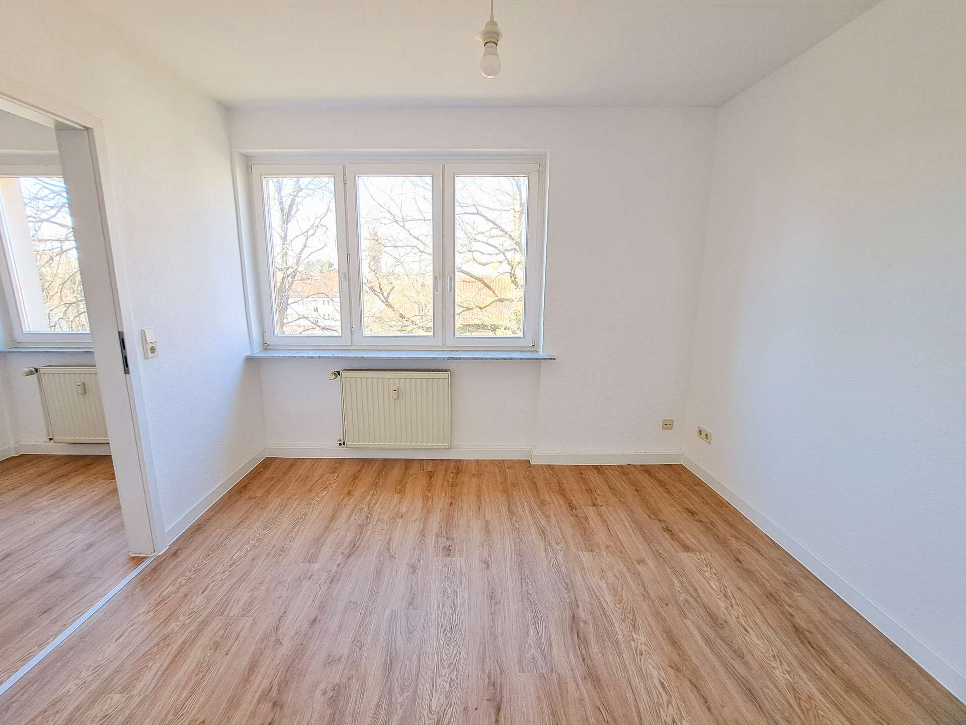 Wohn- & Schlafzimmer