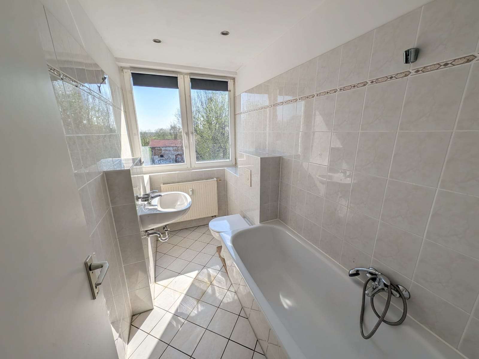 Bad mit Wanne