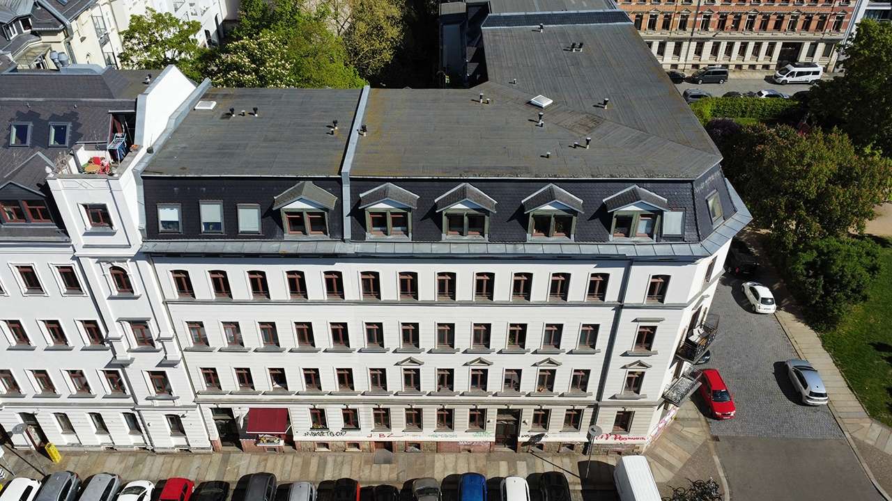 Haus mit Fahrstuhl Gebäudeansicht