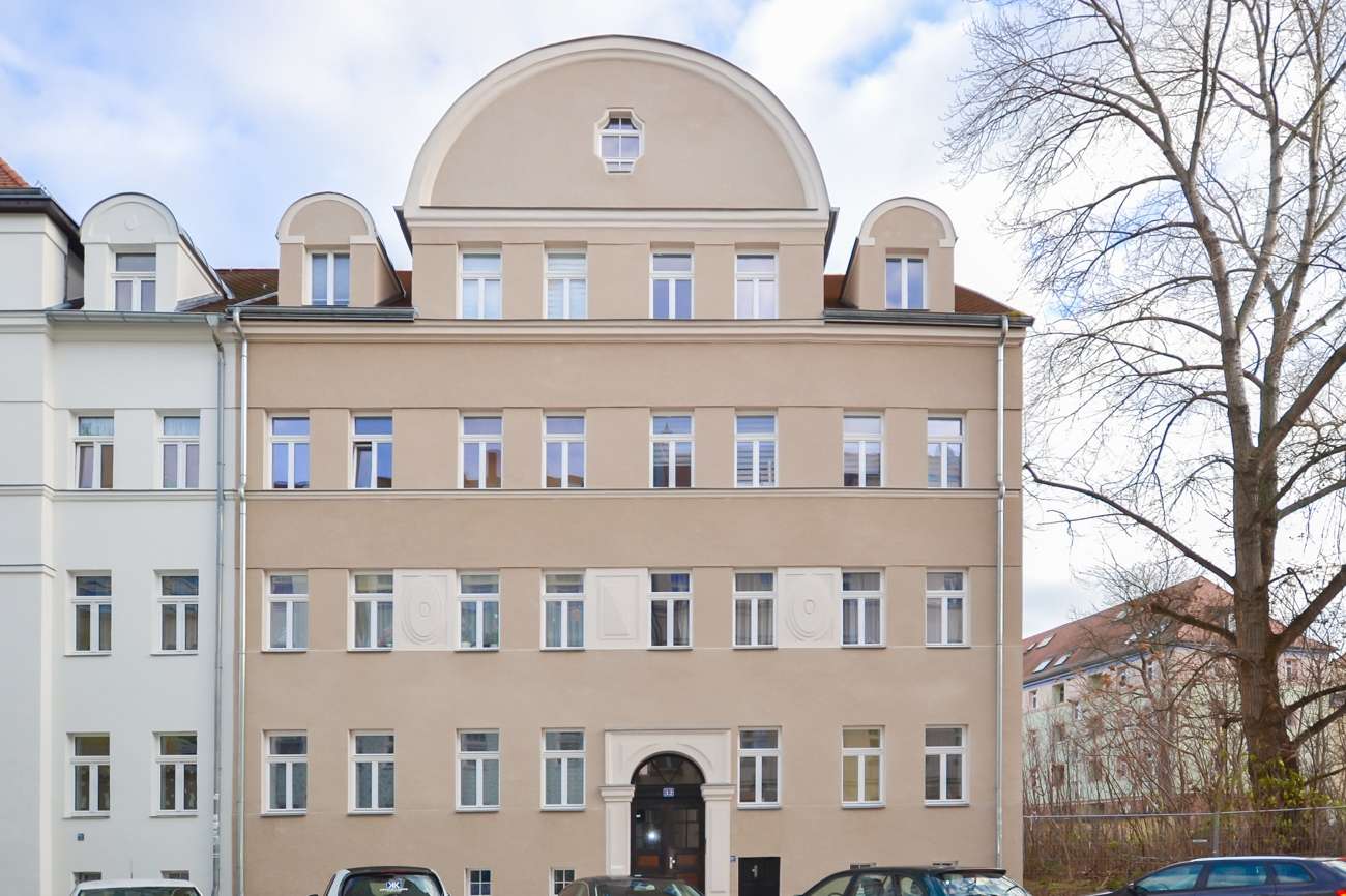 Haus mit Fahrstuhl Außenansicht