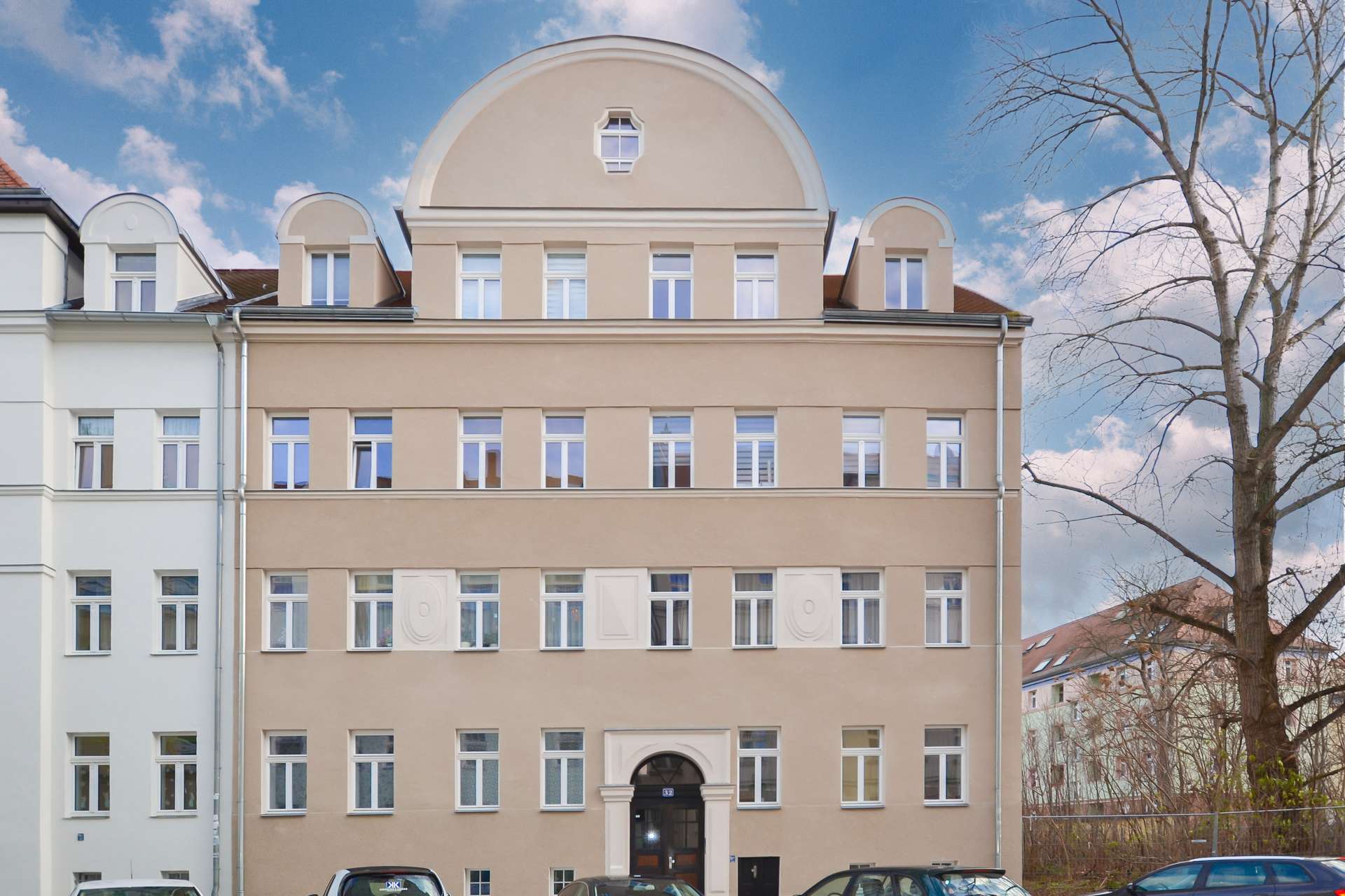 Haus mit Fahrstuhl Ansicht