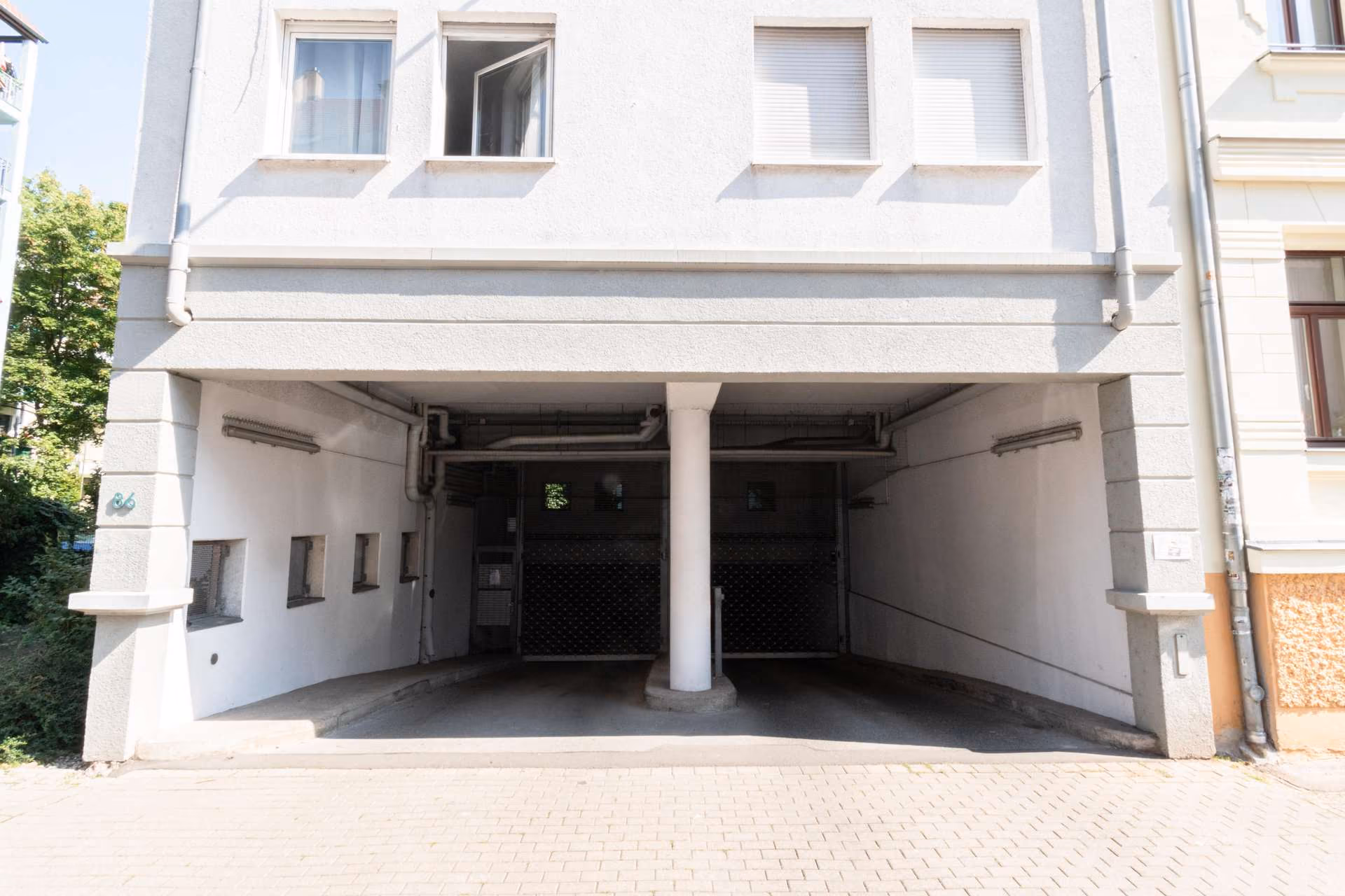 objektbilder Zufahrt Tiefgarage