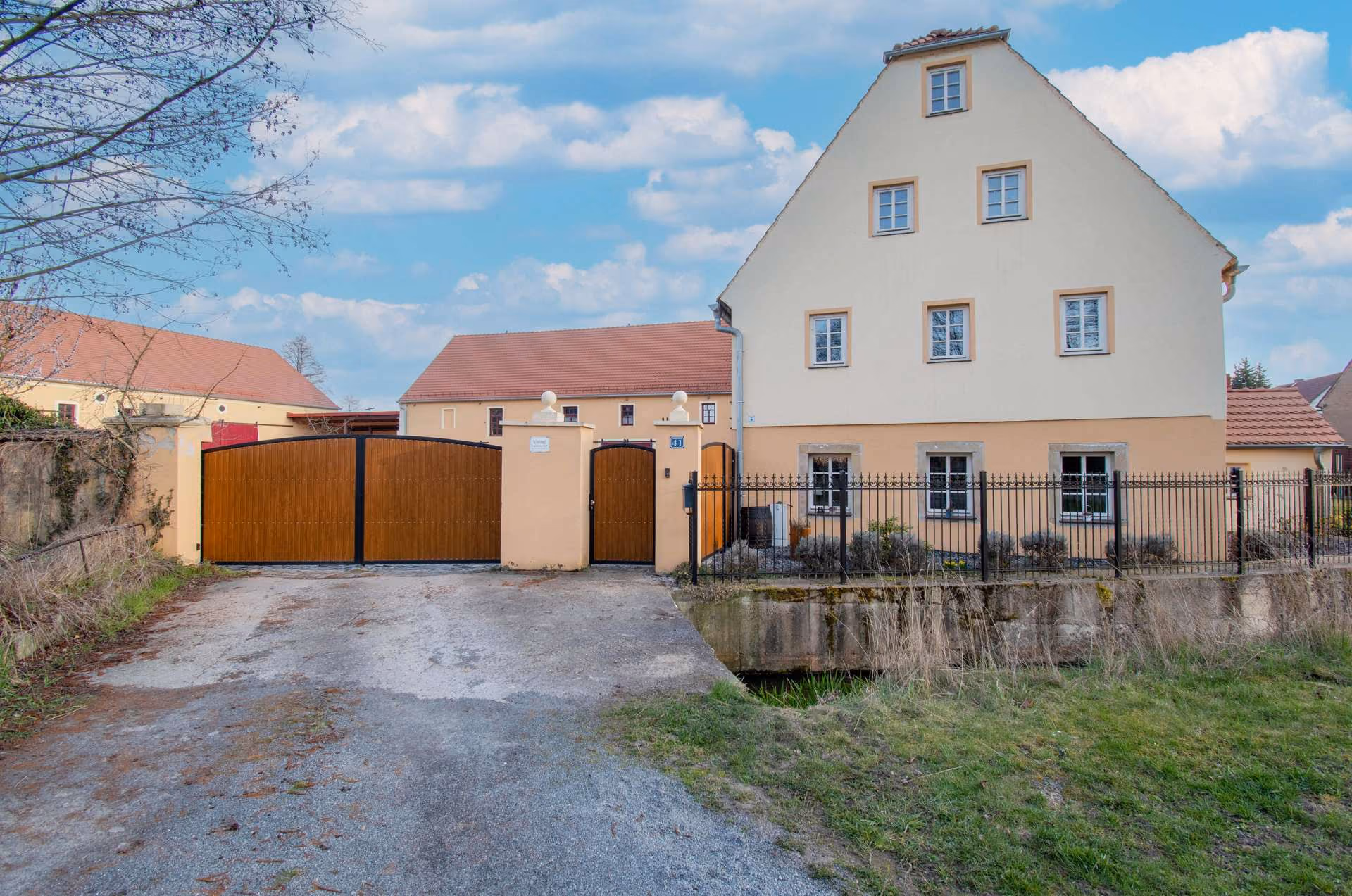 Ansicht Hofeinfahrt