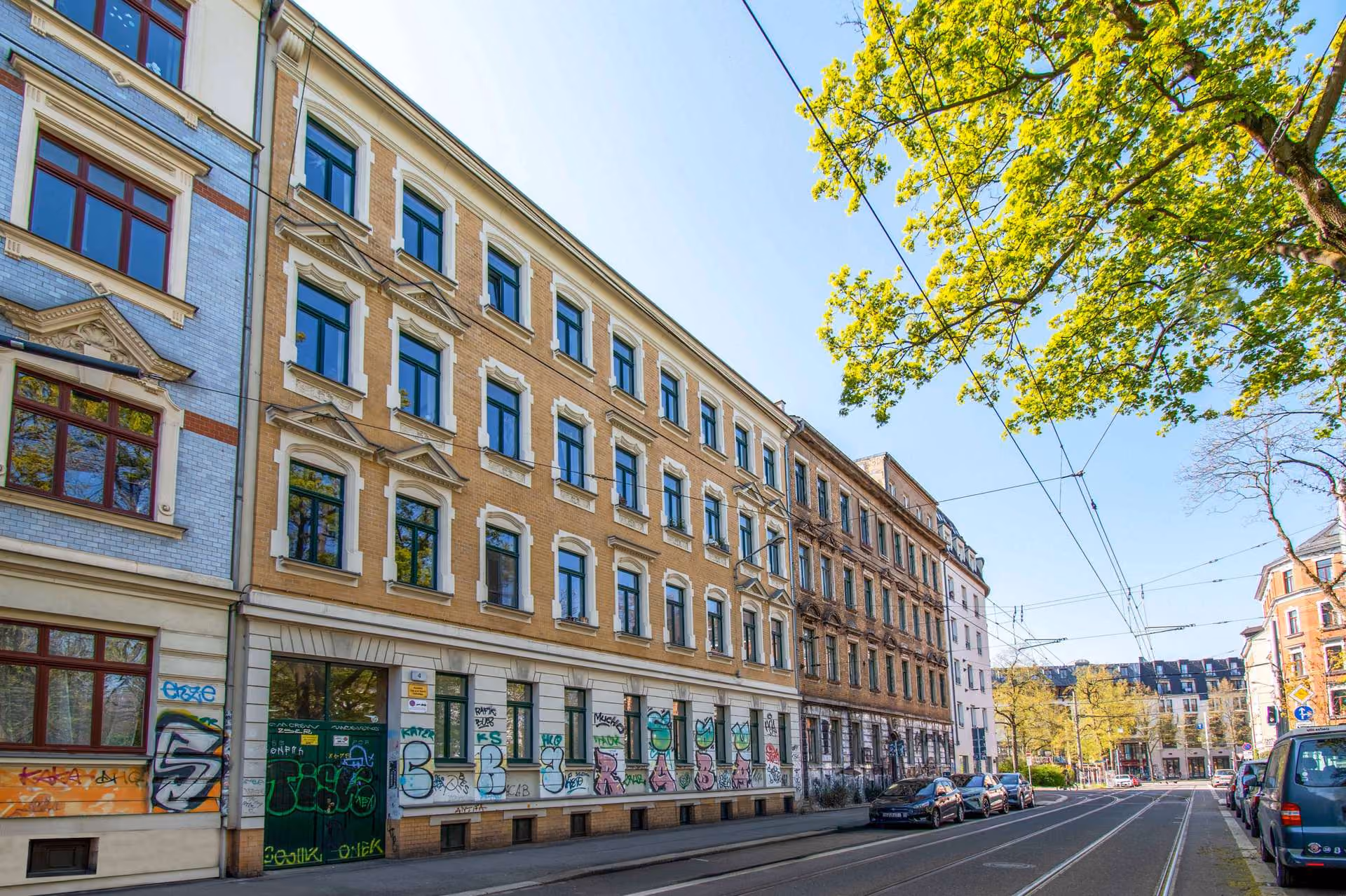 Haus mit Fahrstuhl Gebäudeansicht