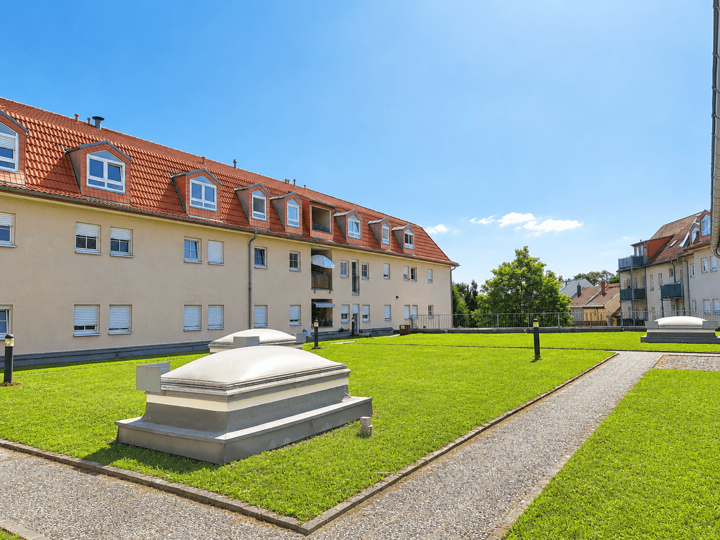 Haus mit Fahrstuhl Hofansicht