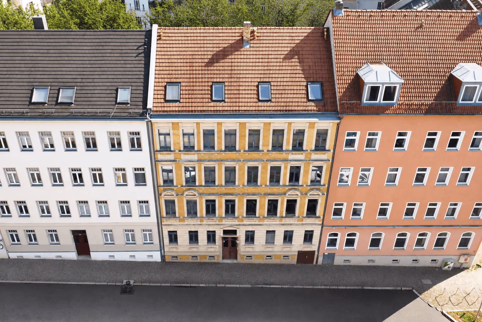 Haus mit Fahrstuhl Gebäudeansicht
