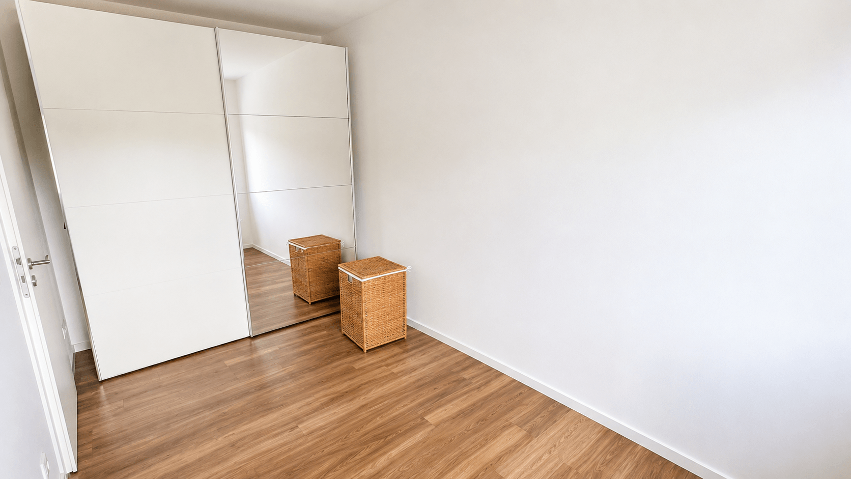 Kleiderschrank kann gekauft werden