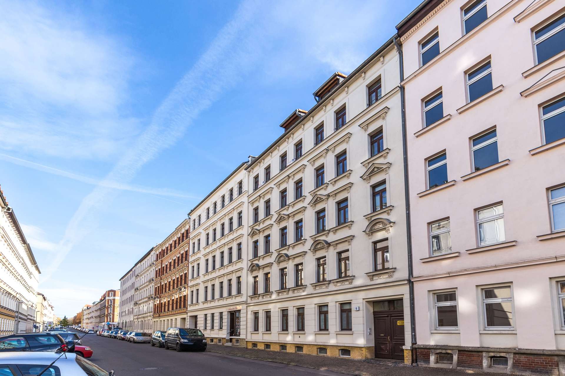 Haus mit Fahrstuhl Gebäudeansicht