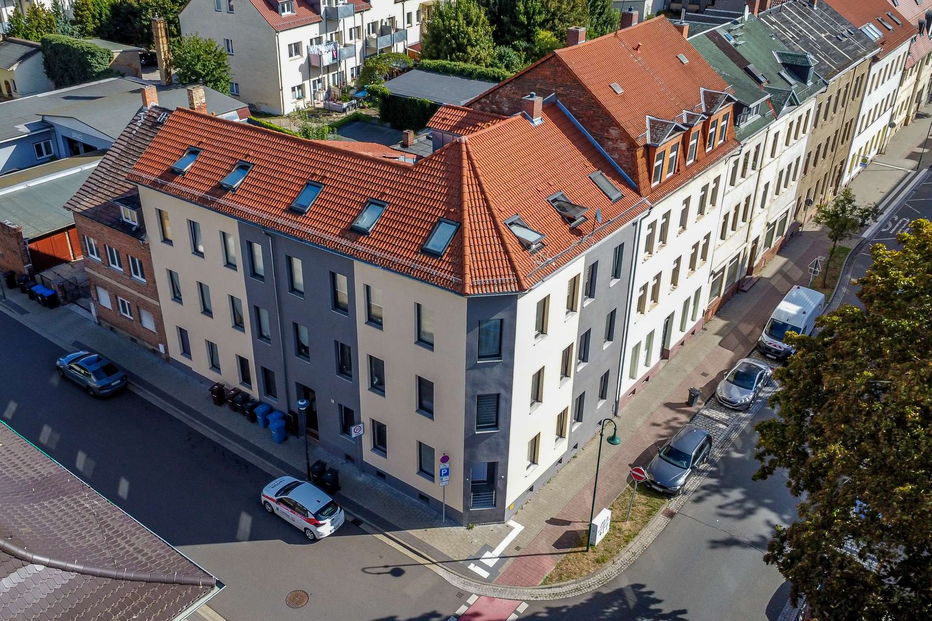 Haus mit Fahrstuhl Gebäudeansicht