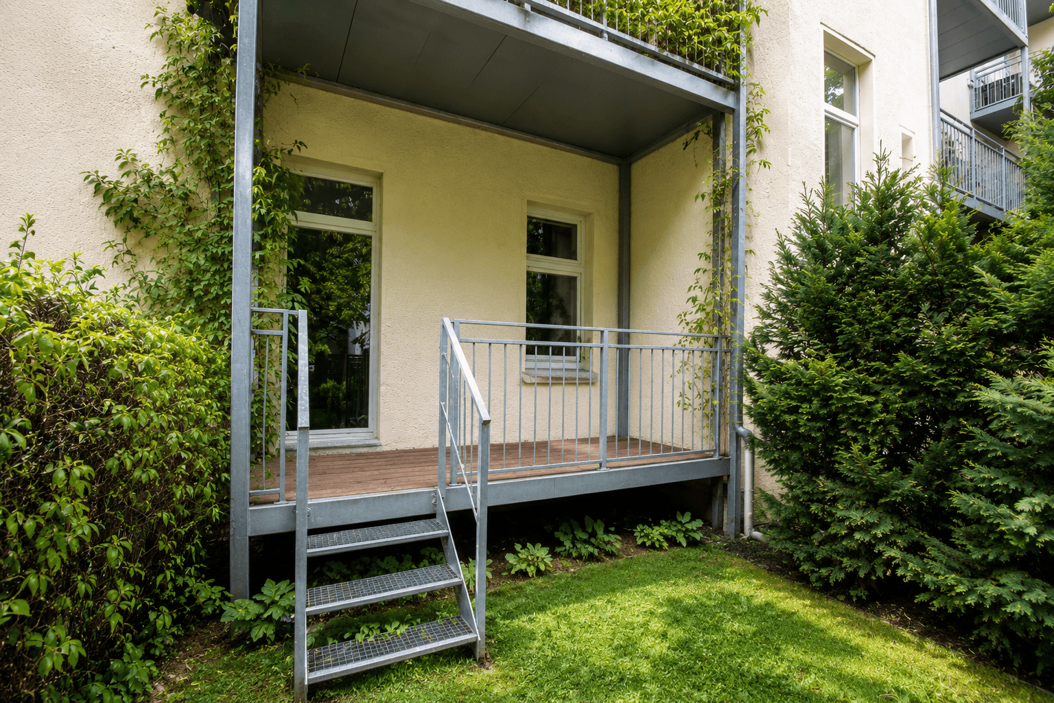 Haus mit Fahrstuhl Balkon